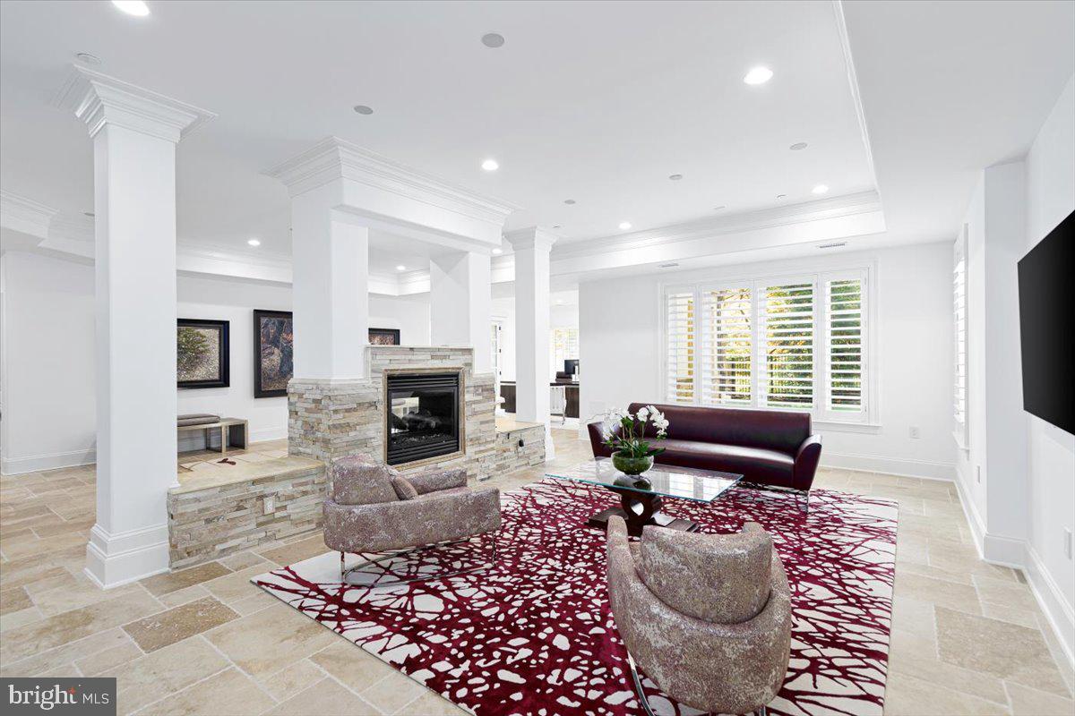 8710 FERNWOOD ROAD