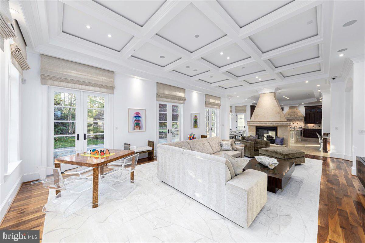 8710 FERNWOOD ROAD