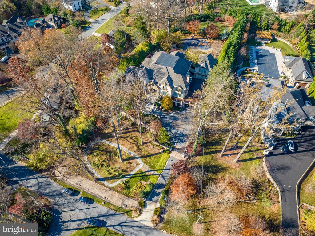 8710 FERNWOOD ROAD