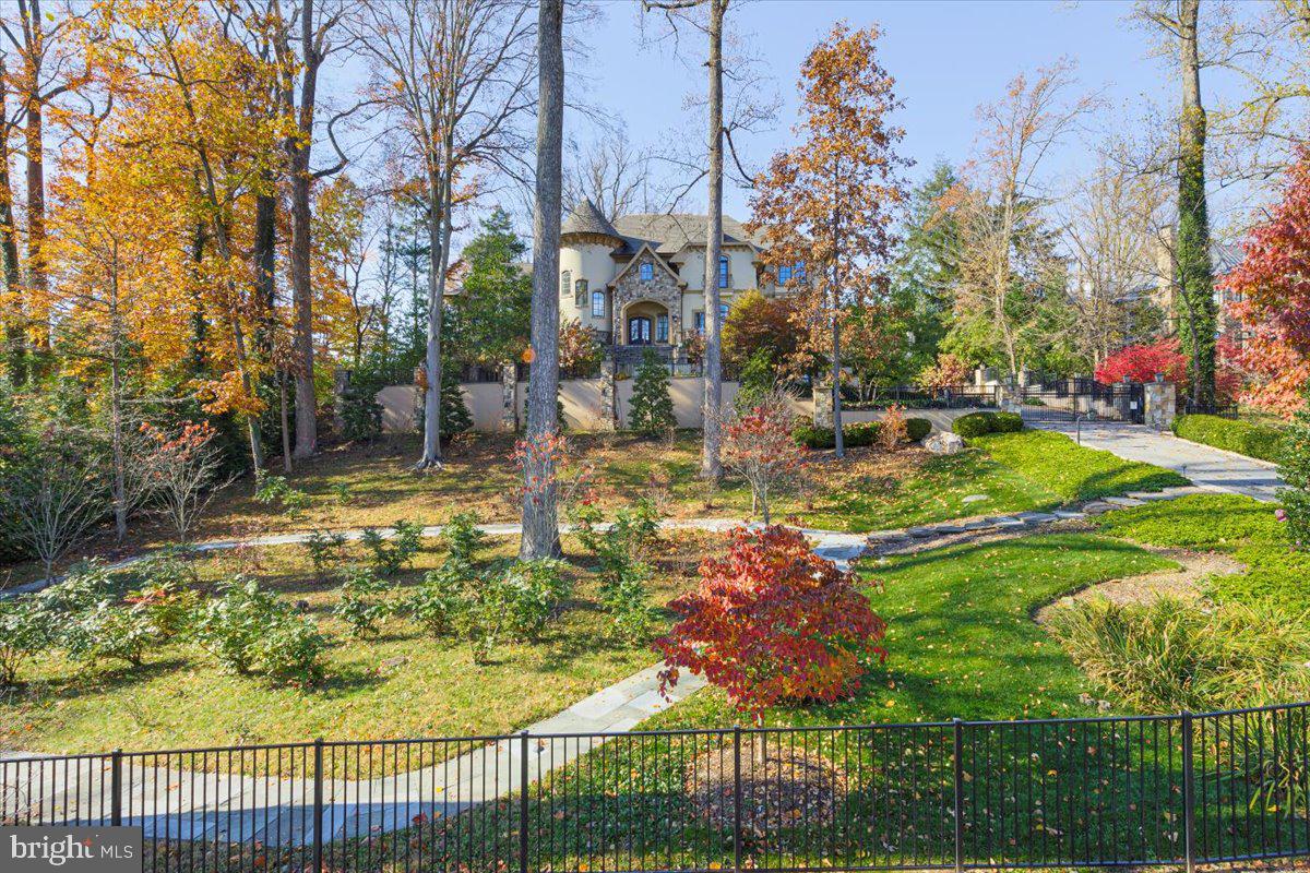 8710 FERNWOOD ROAD