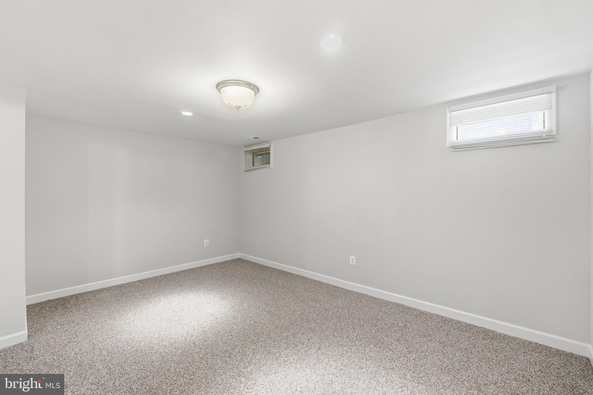 10816 MAPLECREST LANE