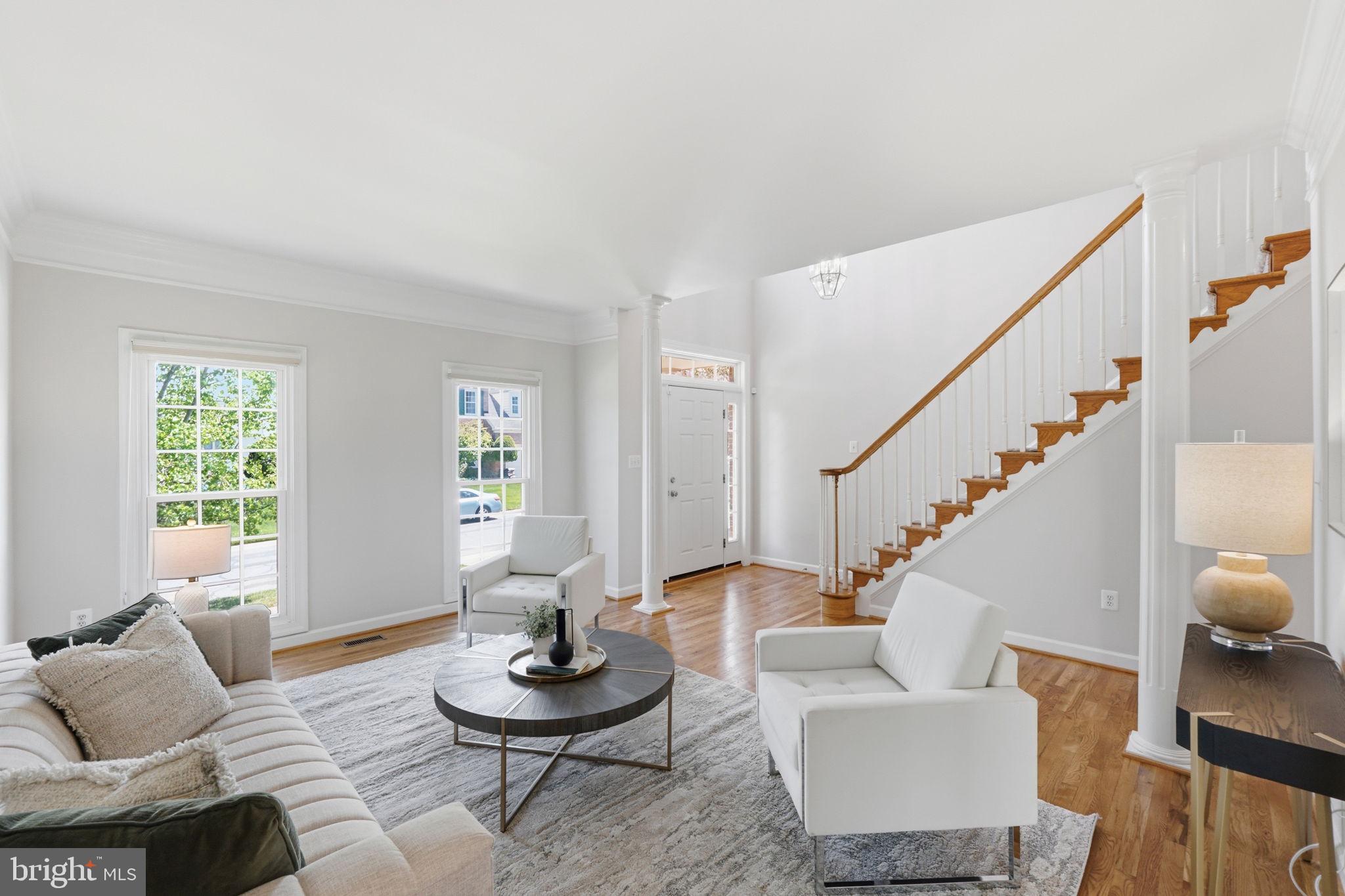 10816 MAPLECREST LANE