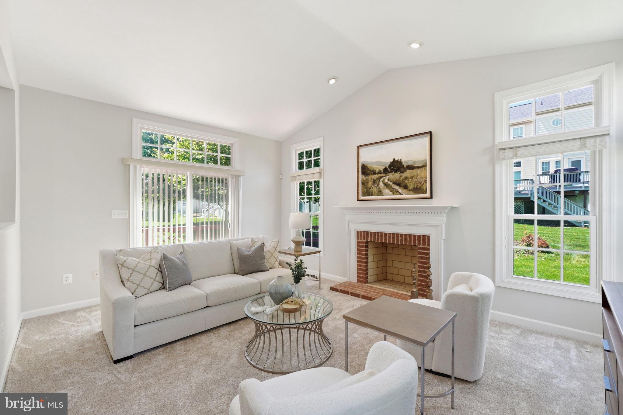 10816 MAPLECREST LANE