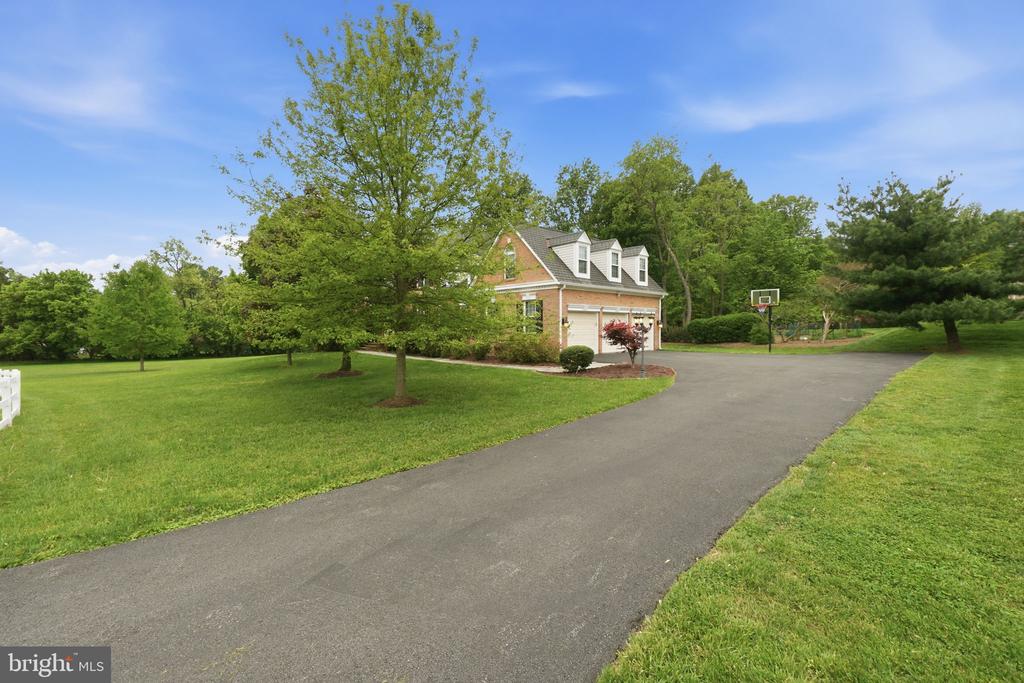 13010 BOSWELL CT COURT