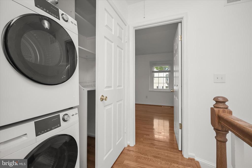 148 BARNSFIELD COURT 204