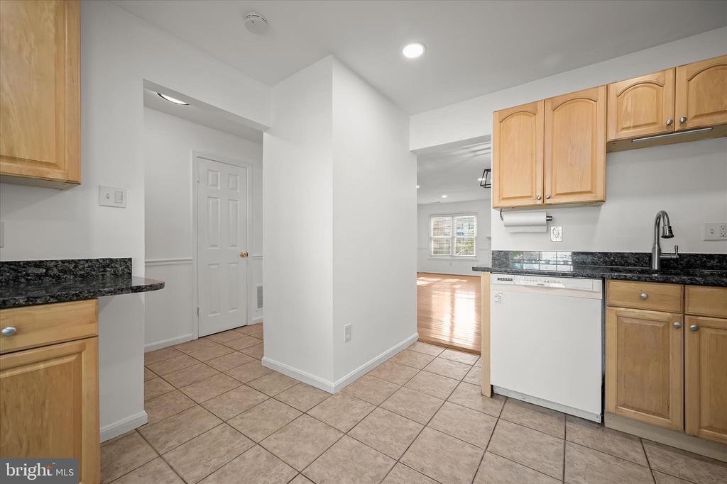 148 BARNSFIELD COURT 204