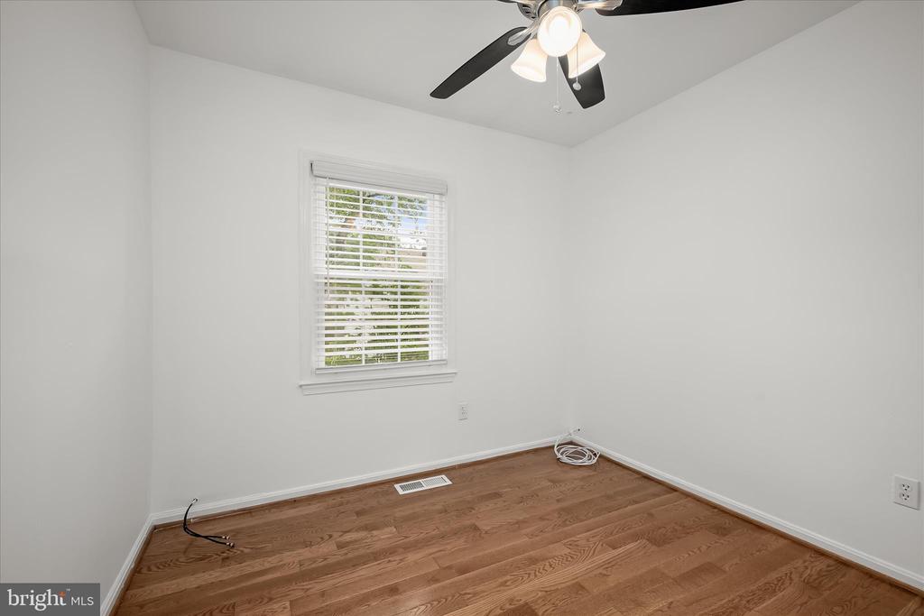 148 BARNSFIELD COURT 204