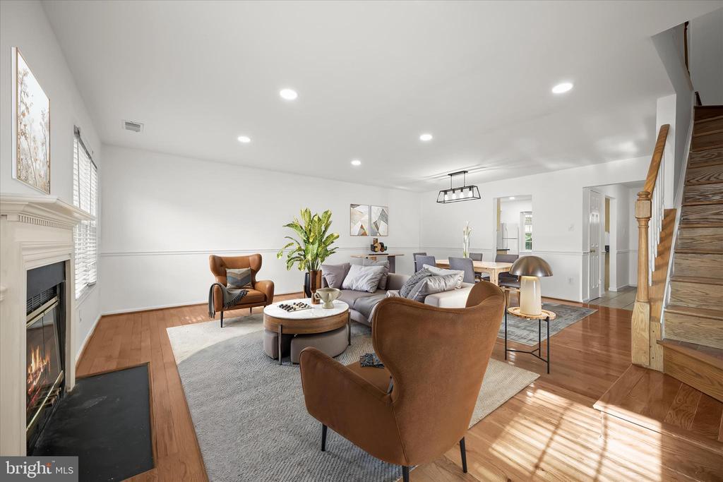 148 BARNSFIELD COURT 204