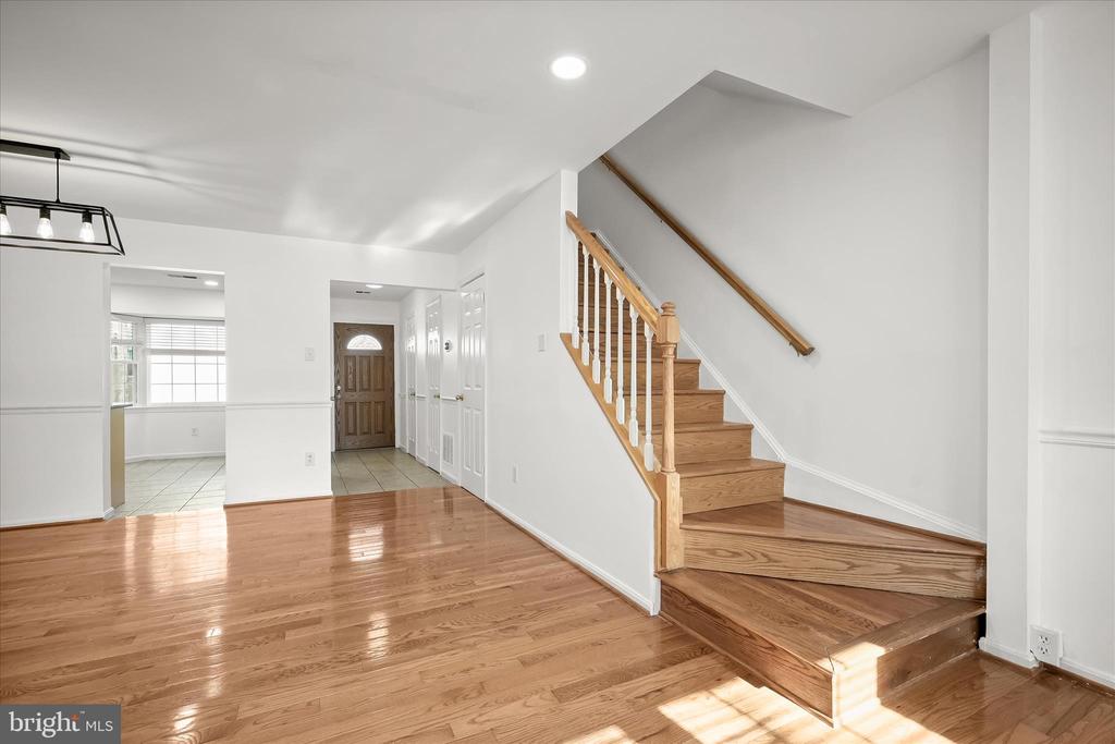 148 BARNSFIELD COURT 204