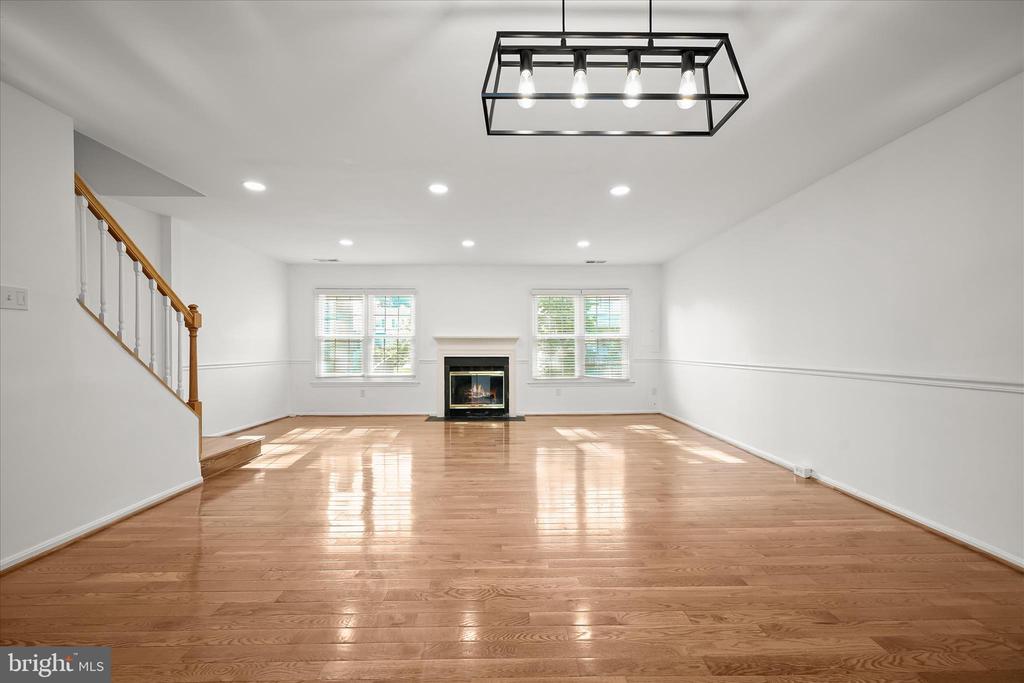 148 BARNSFIELD COURT 204