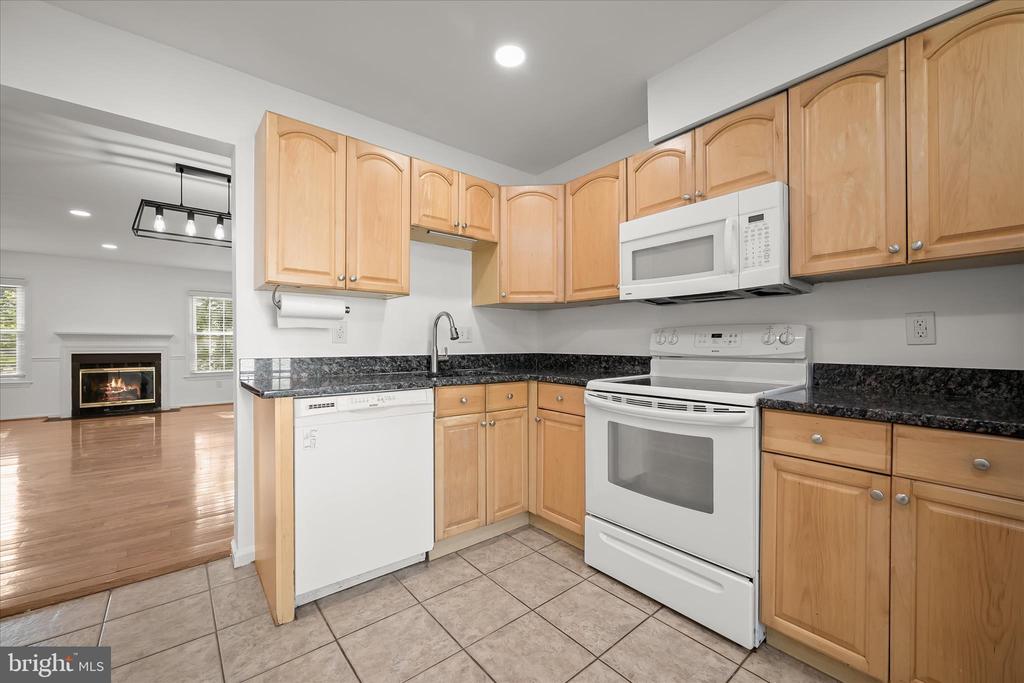 148 BARNSFIELD COURT 204