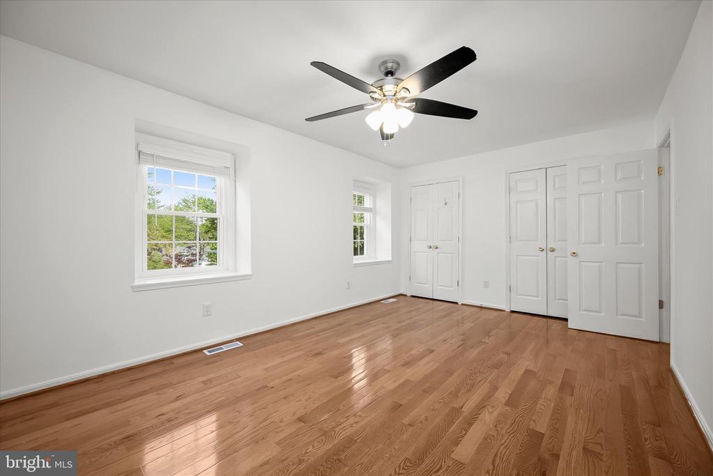 148 BARNSFIELD COURT 204