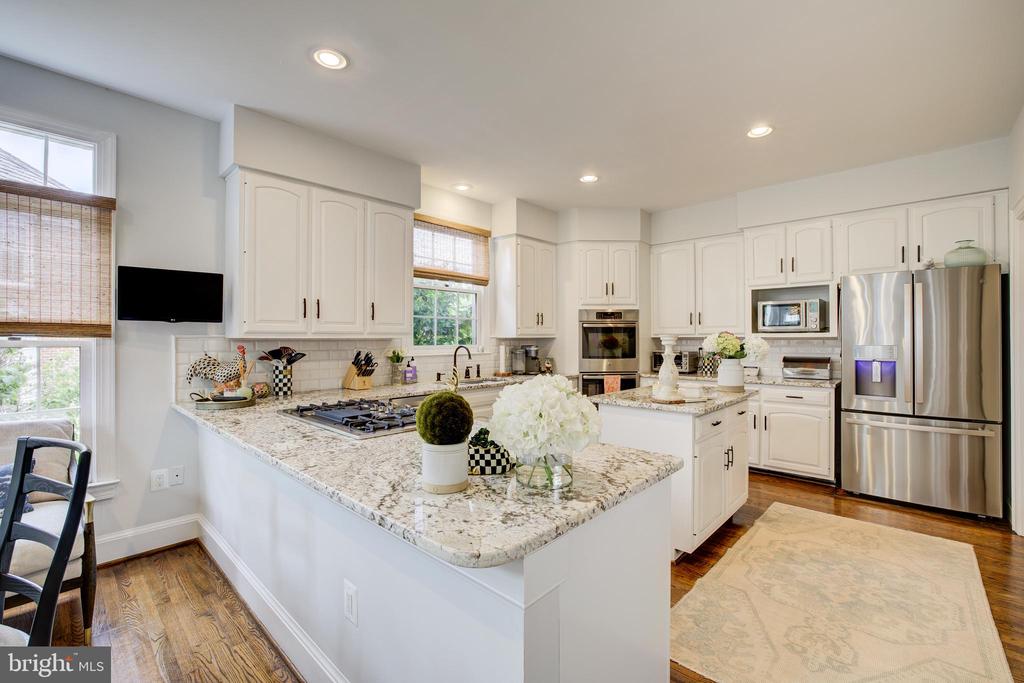 9110 WILLOW GATE LANE
