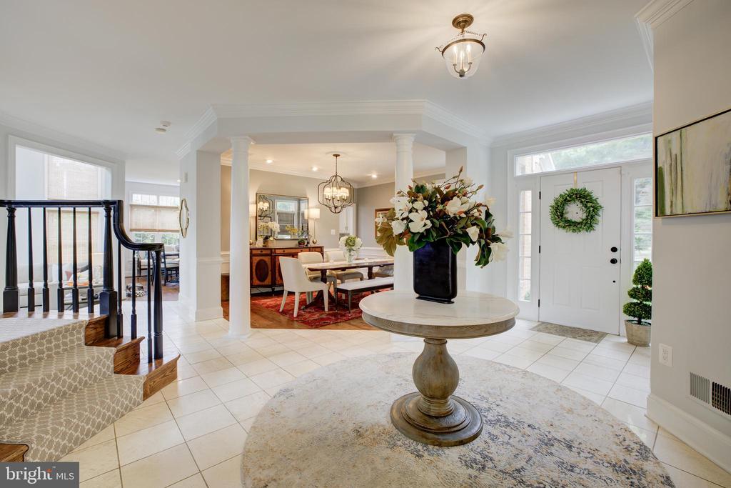 9110 WILLOW GATE LANE