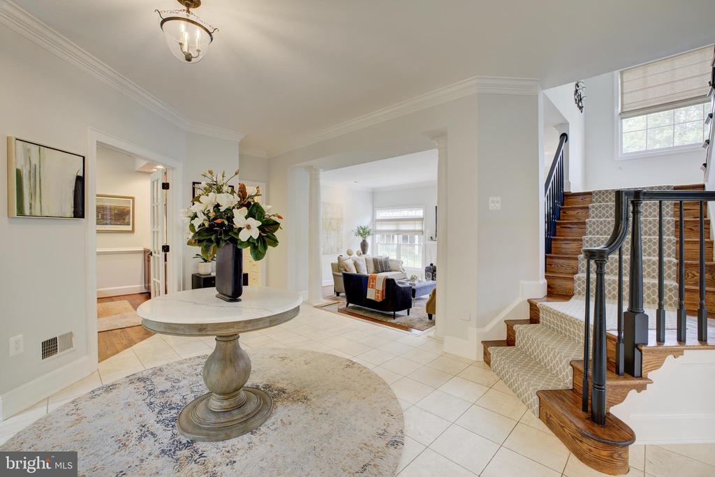 9110 WILLOW GATE LANE