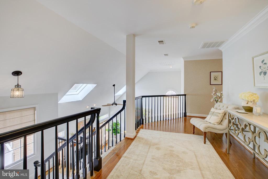 9110 WILLOW GATE LANE