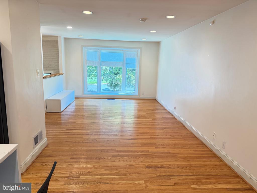 5628 ALTA VISTA ROAD