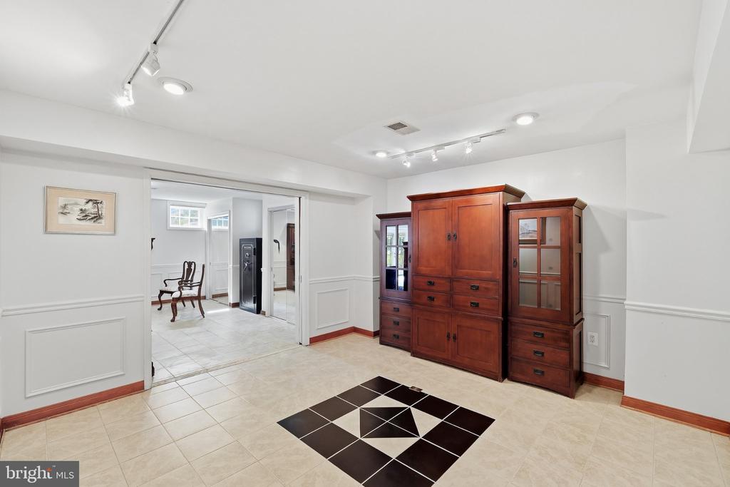 13010 BOSWELL COURT