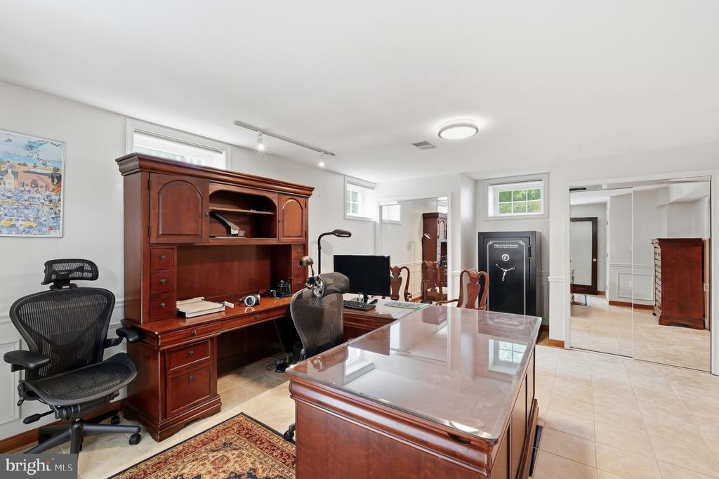 13010 BOSWELL COURT
