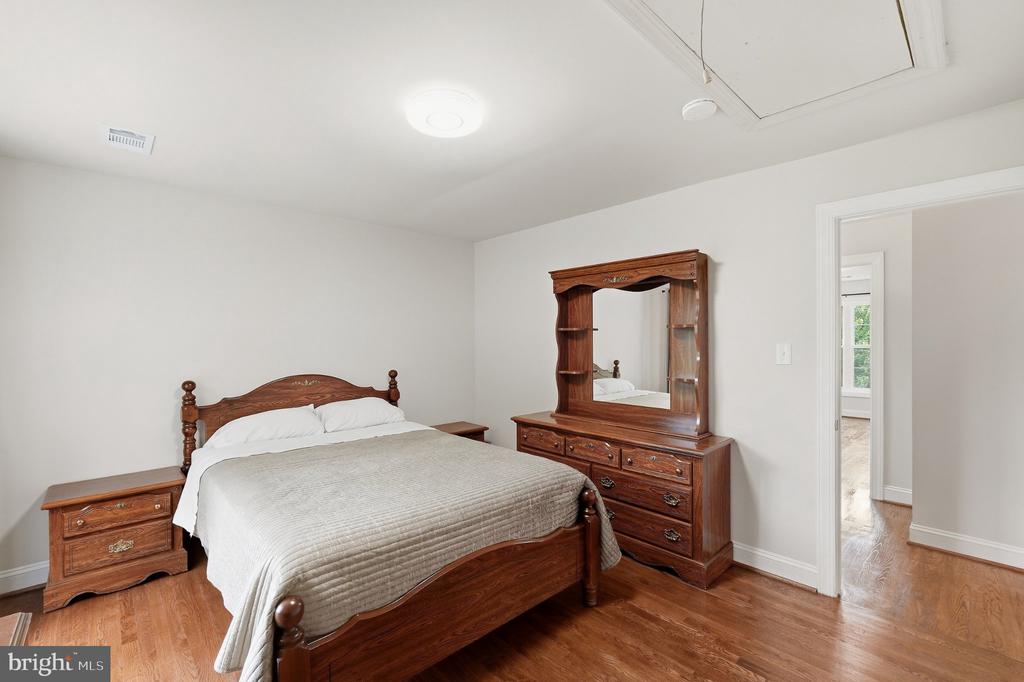 13010 BOSWELL COURT