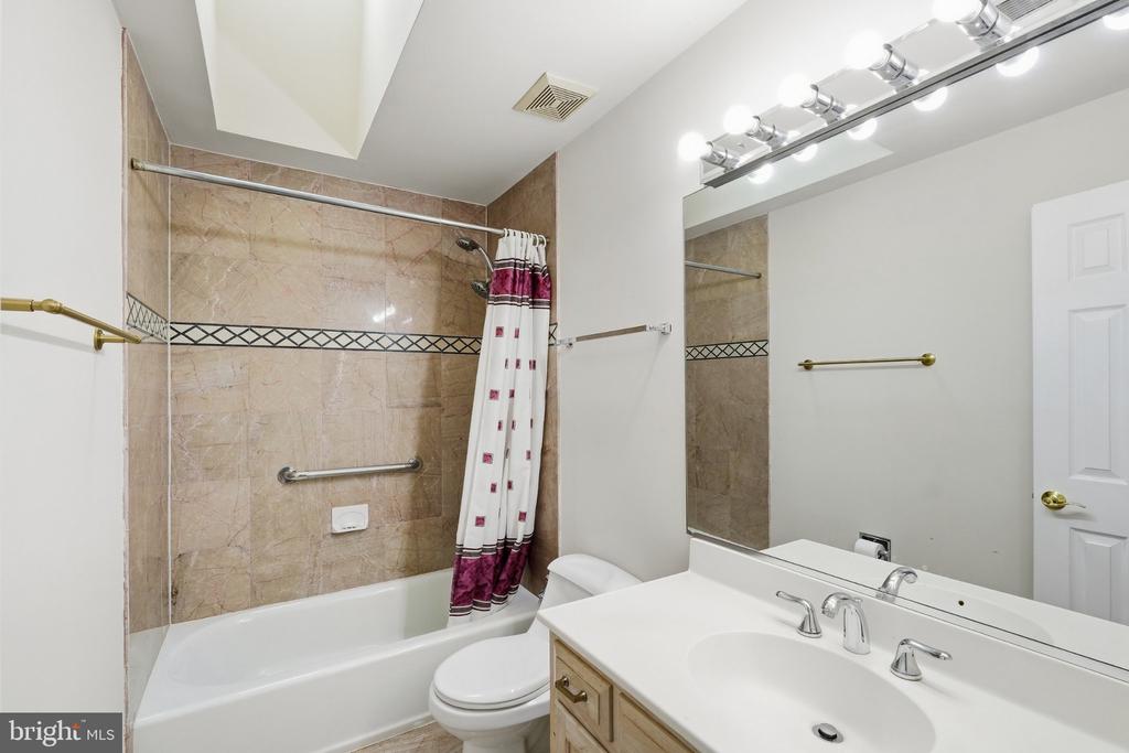 13010 BOSWELL COURT