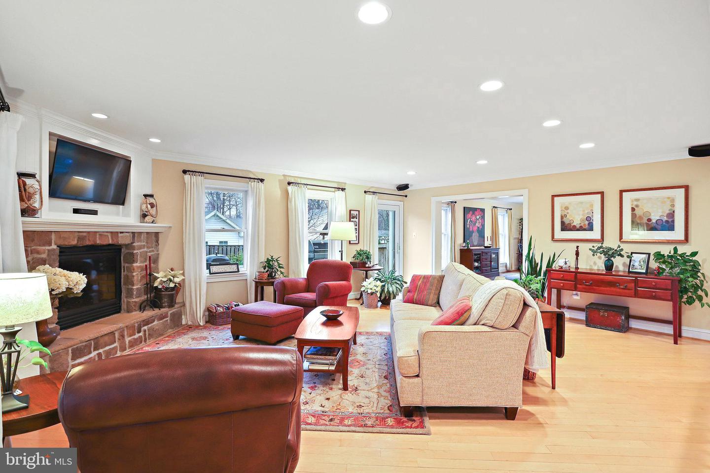 328 Owaissa Rd SE