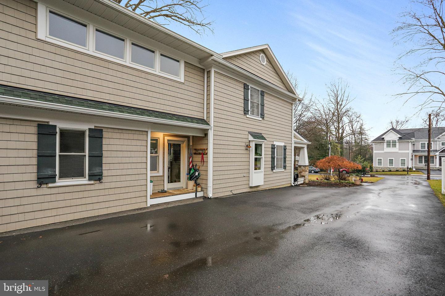 328 Owaissa Rd SE