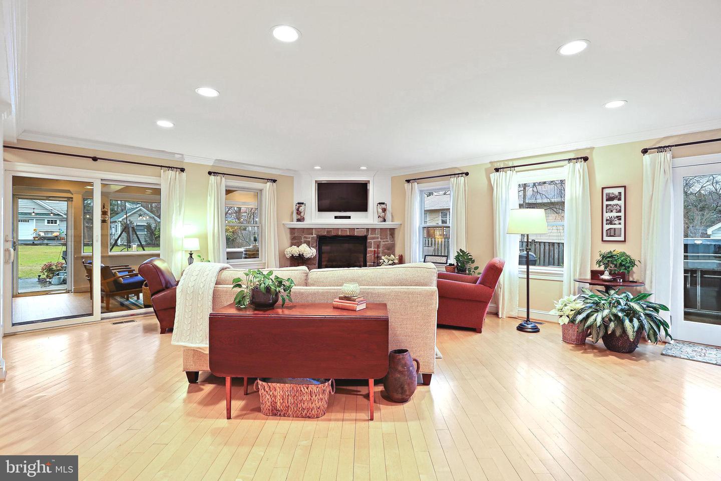 328 Owaissa Rd SE
