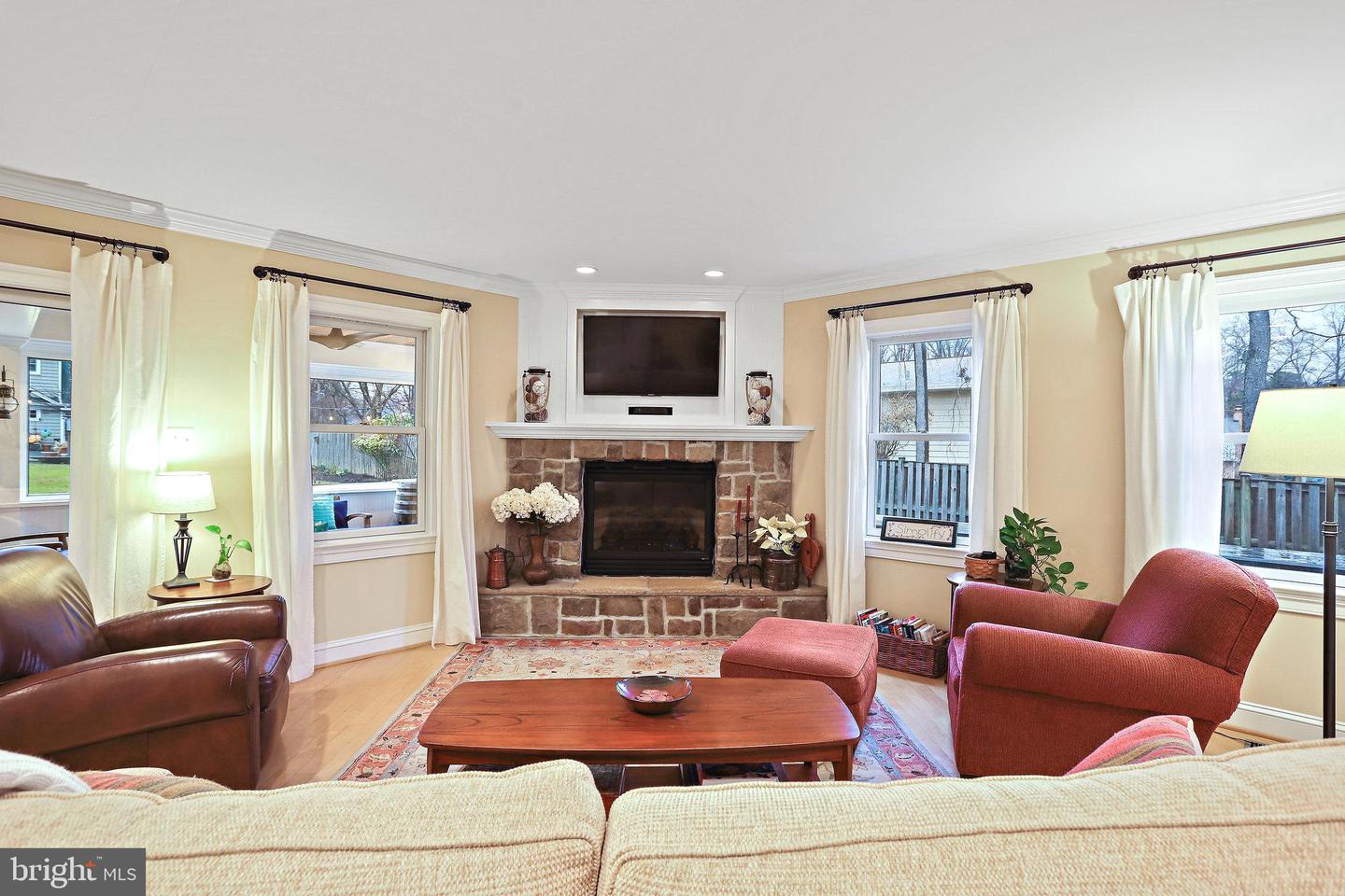328 Owaissa Rd SE