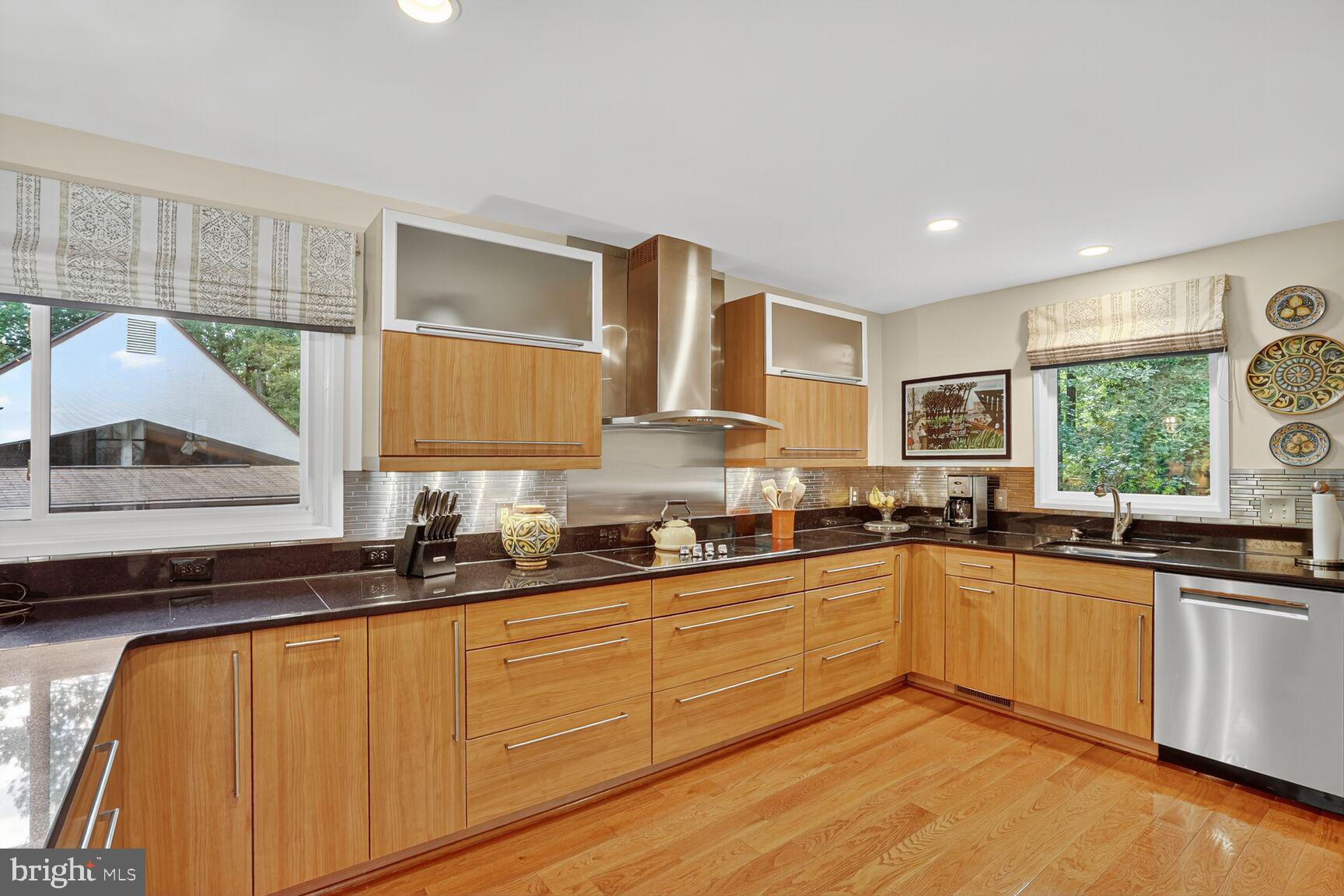 2410 NOTTINGHAM DRIVE