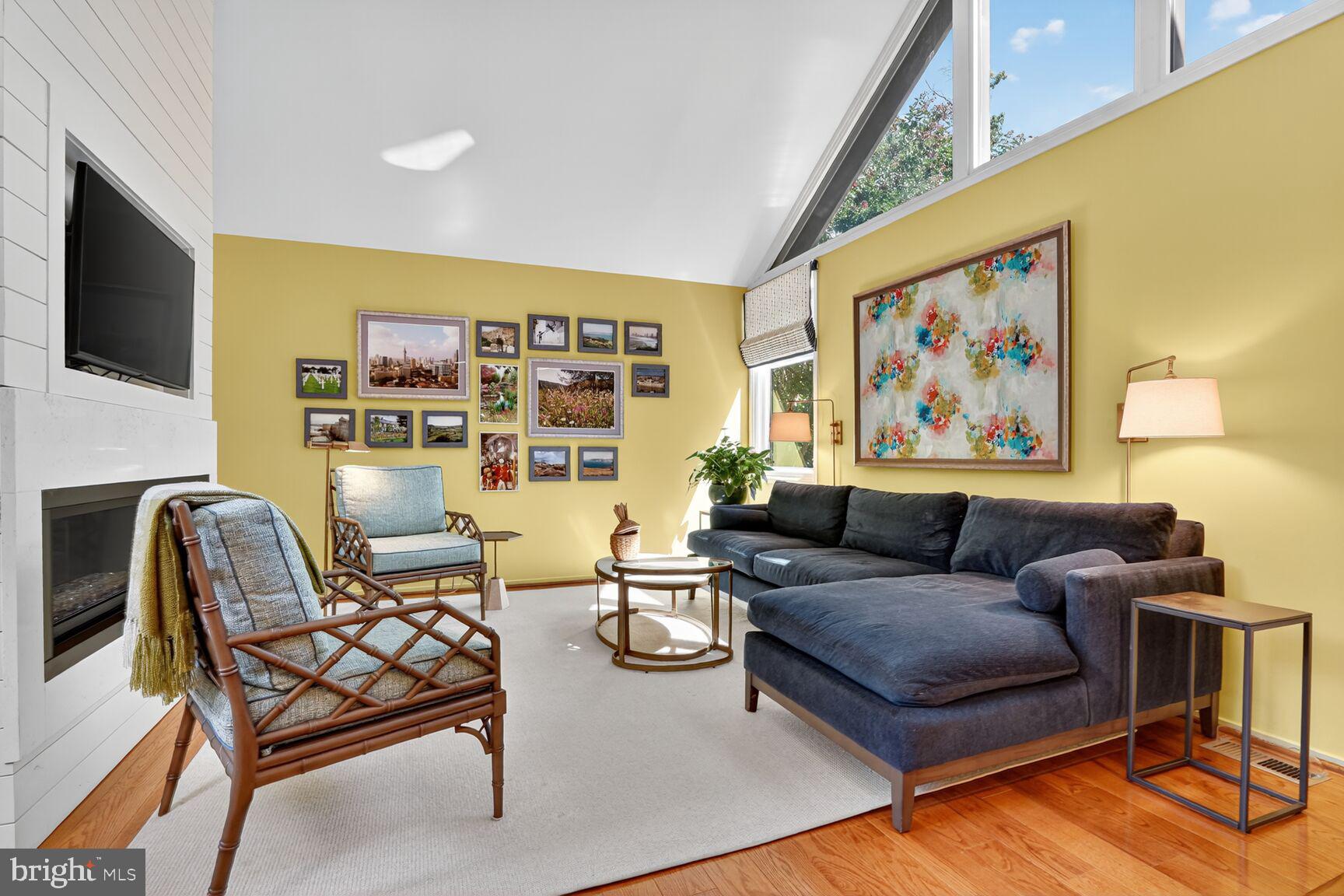 2410 NOTTINGHAM DRIVE