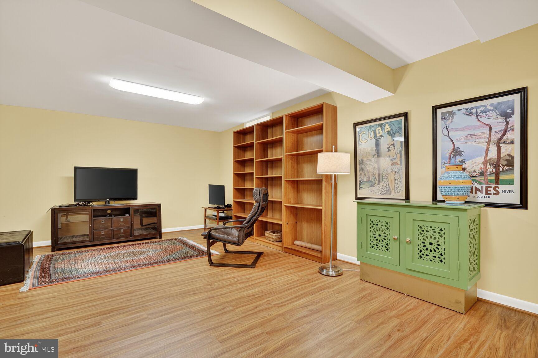 2410 NOTTINGHAM DRIVE