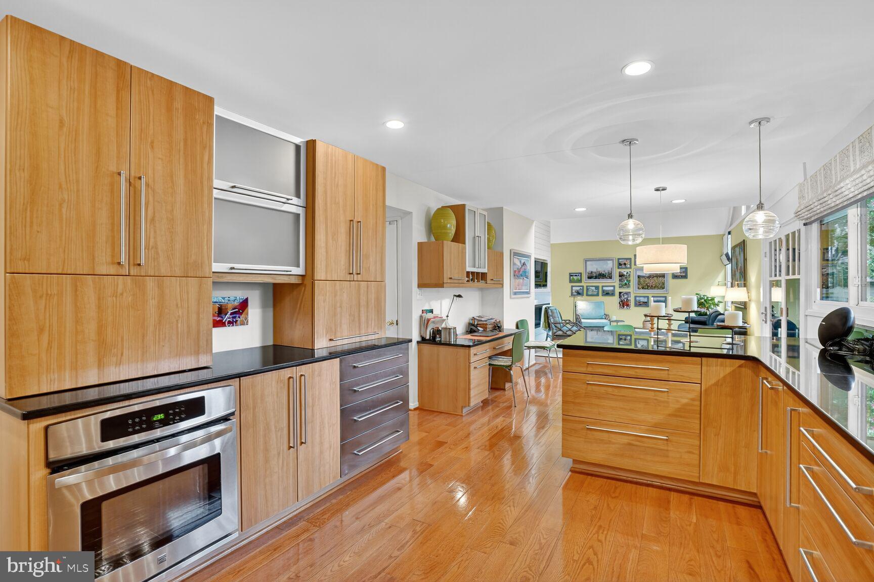 2410 NOTTINGHAM DRIVE