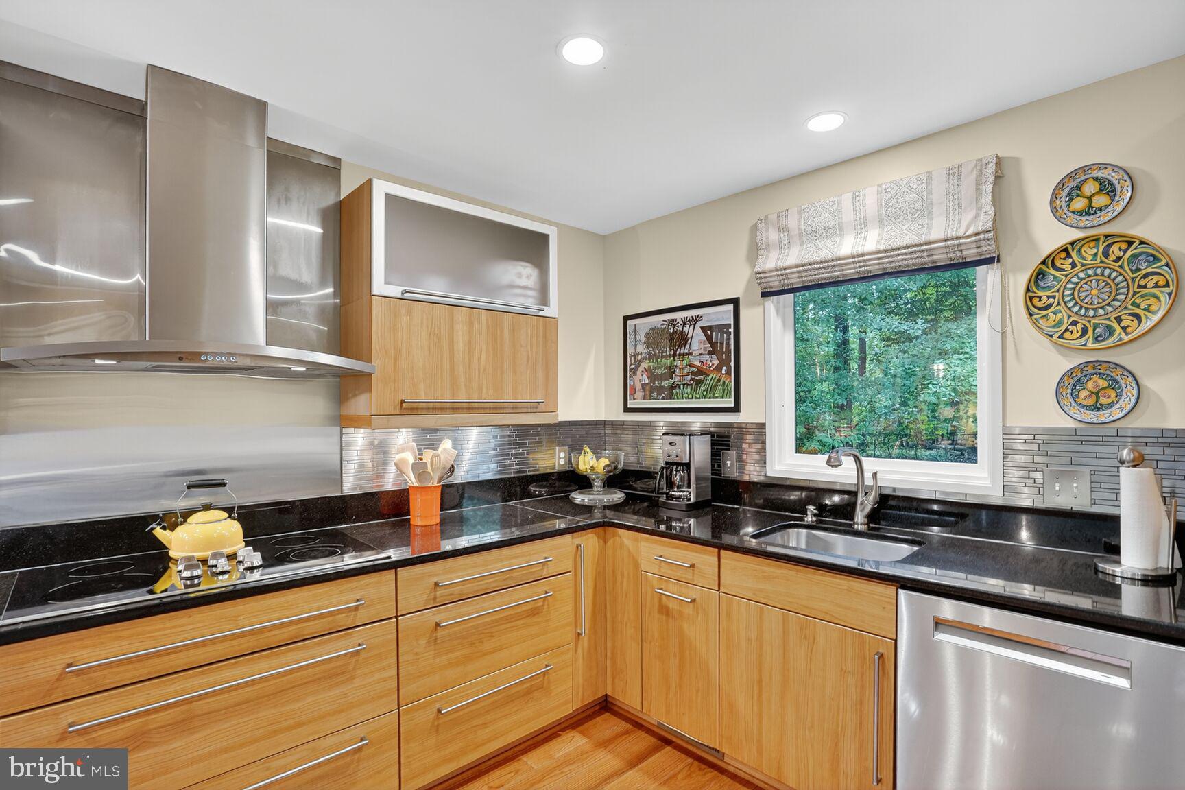 2410 NOTTINGHAM DRIVE