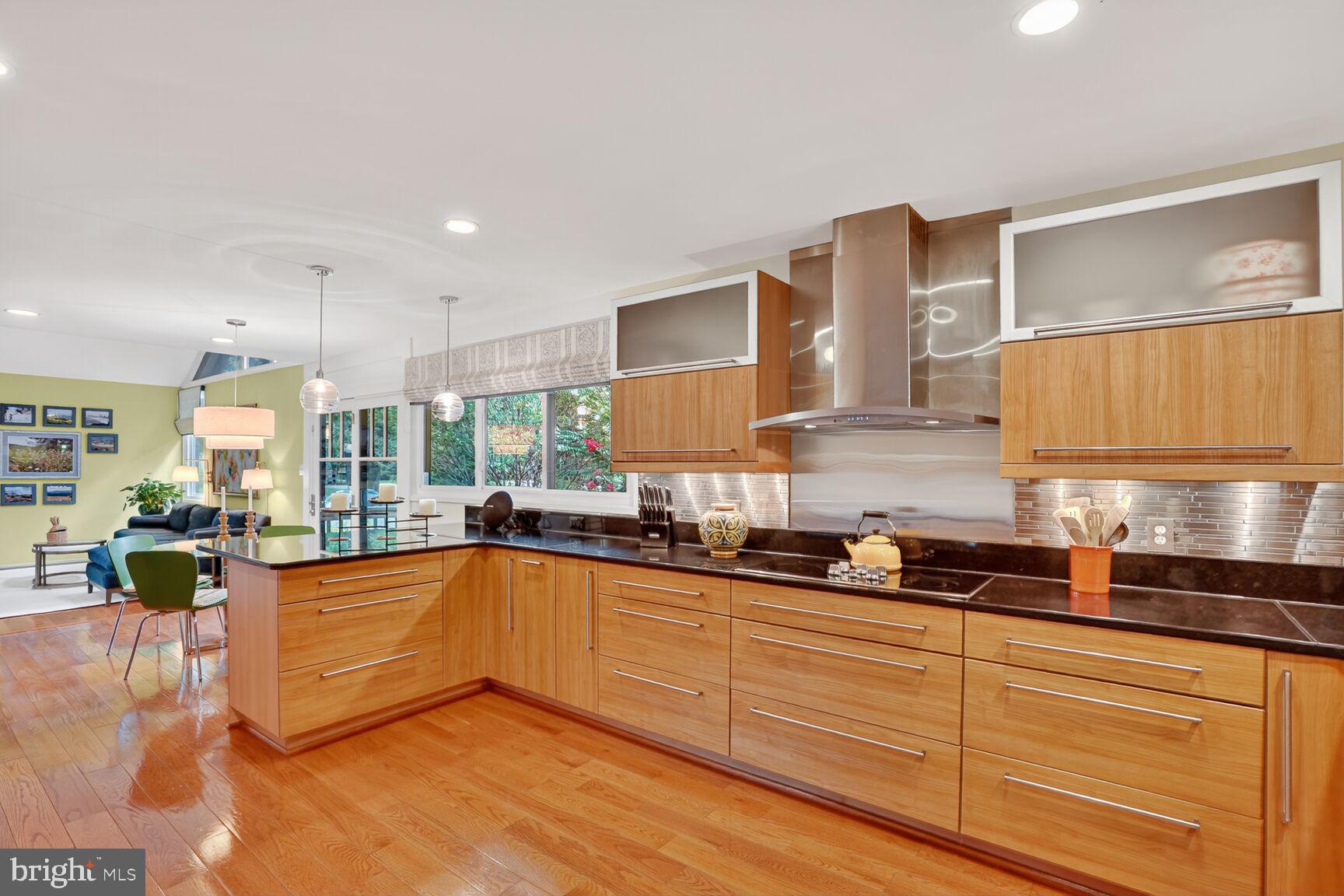 2410 NOTTINGHAM DRIVE