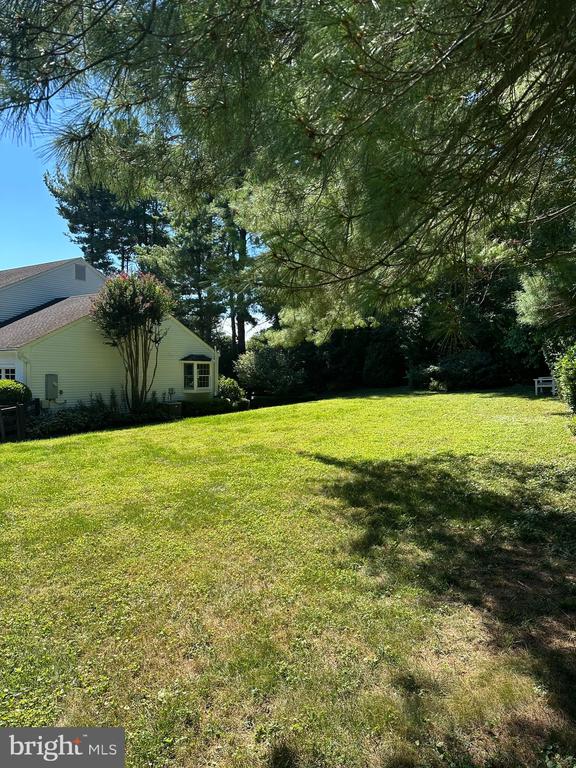 892 VAN DUSEN COURT