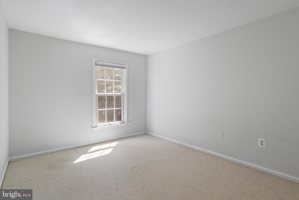 892 VAN DUSEN COURT