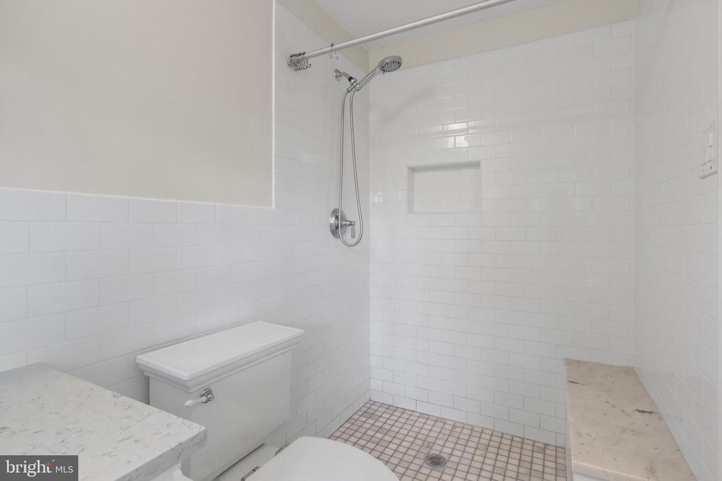 892 VAN DUSEN COURT