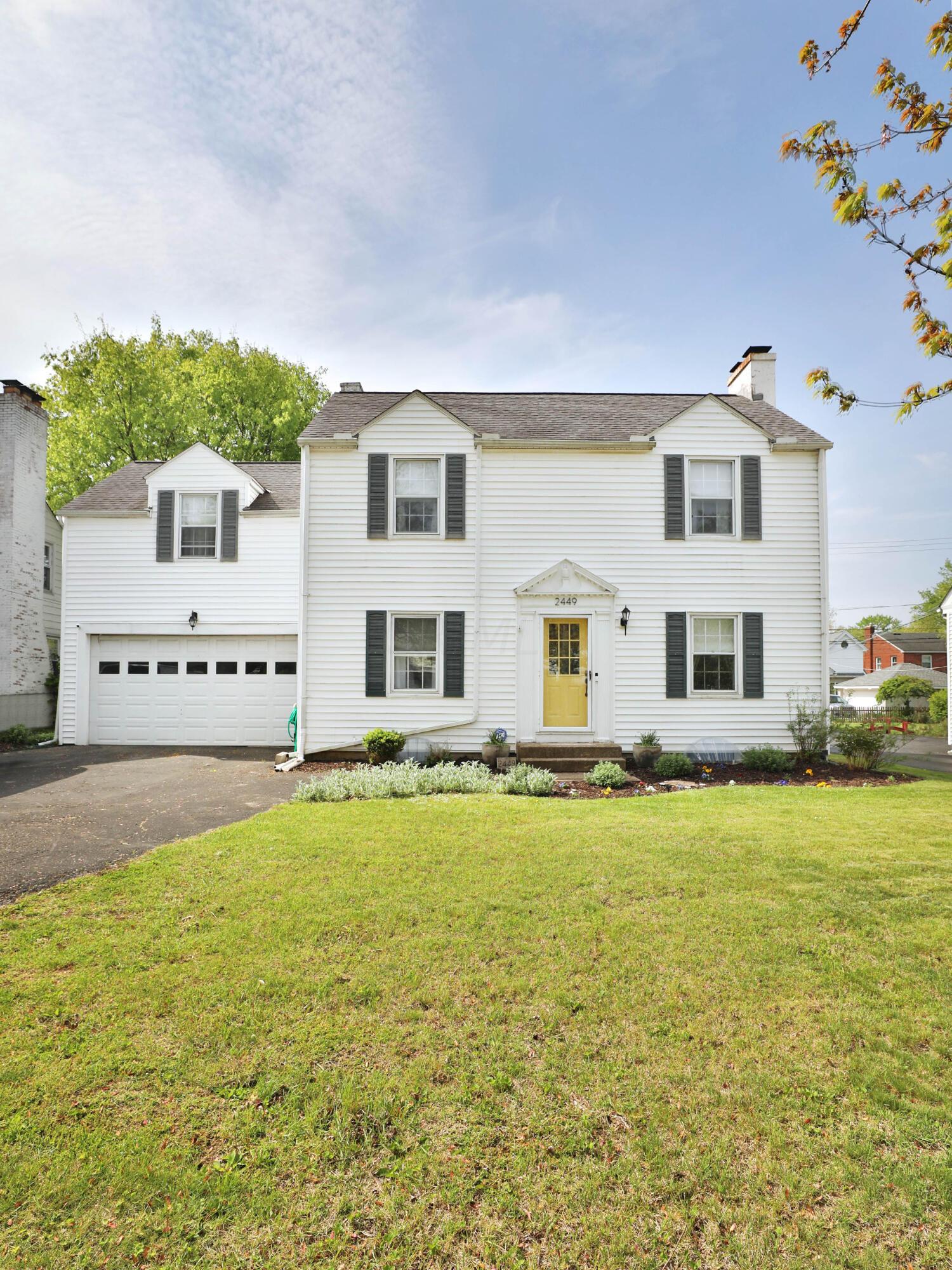 2449 E Livingston Avenue