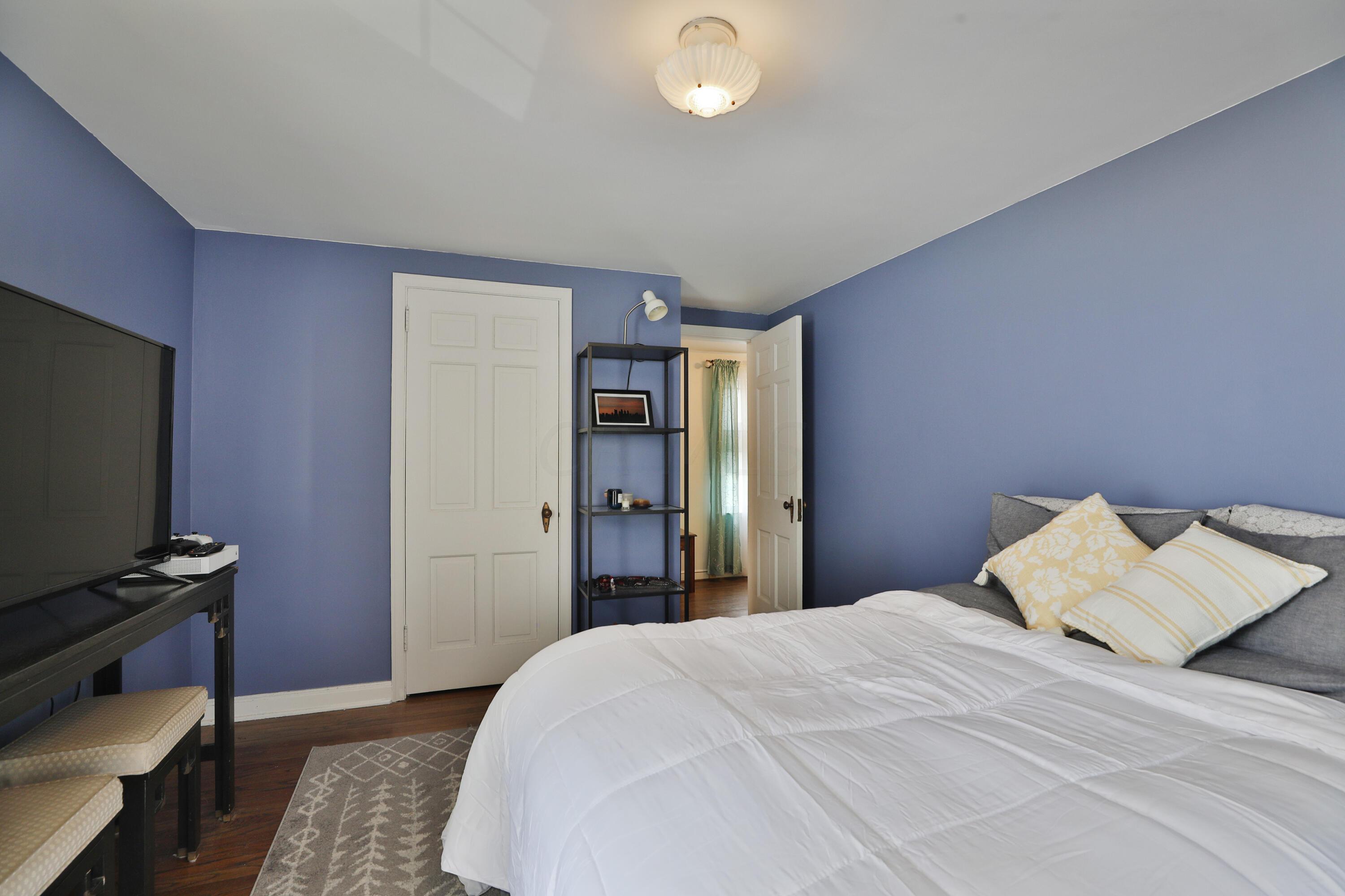 2449 E Livingston Avenue