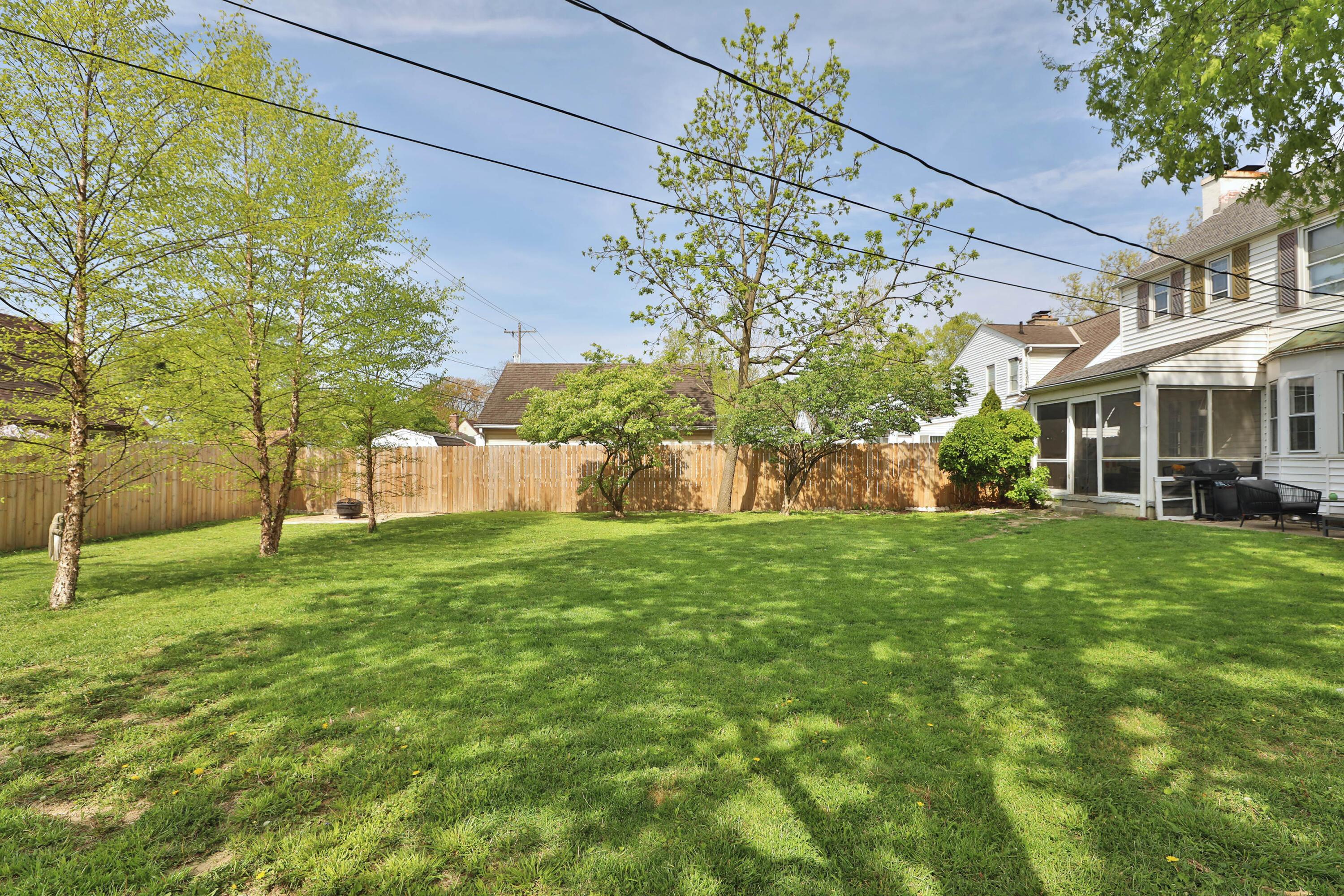 2449 E Livingston Avenue