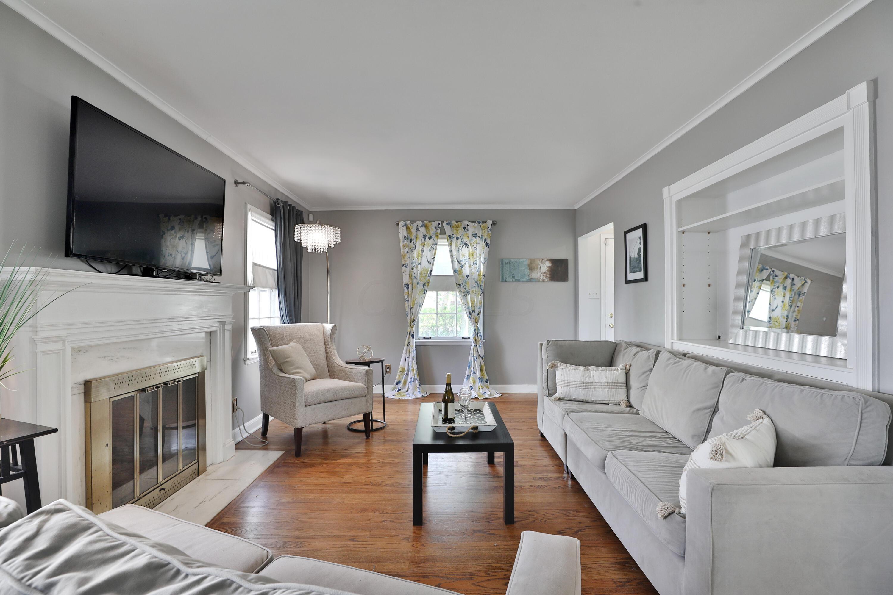 2449 E Livingston Avenue