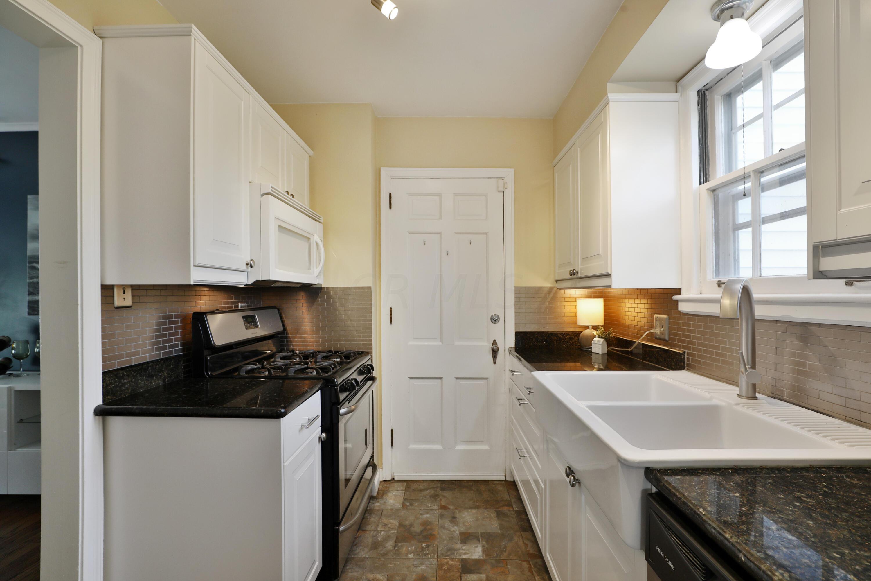 2449 E Livingston Avenue
