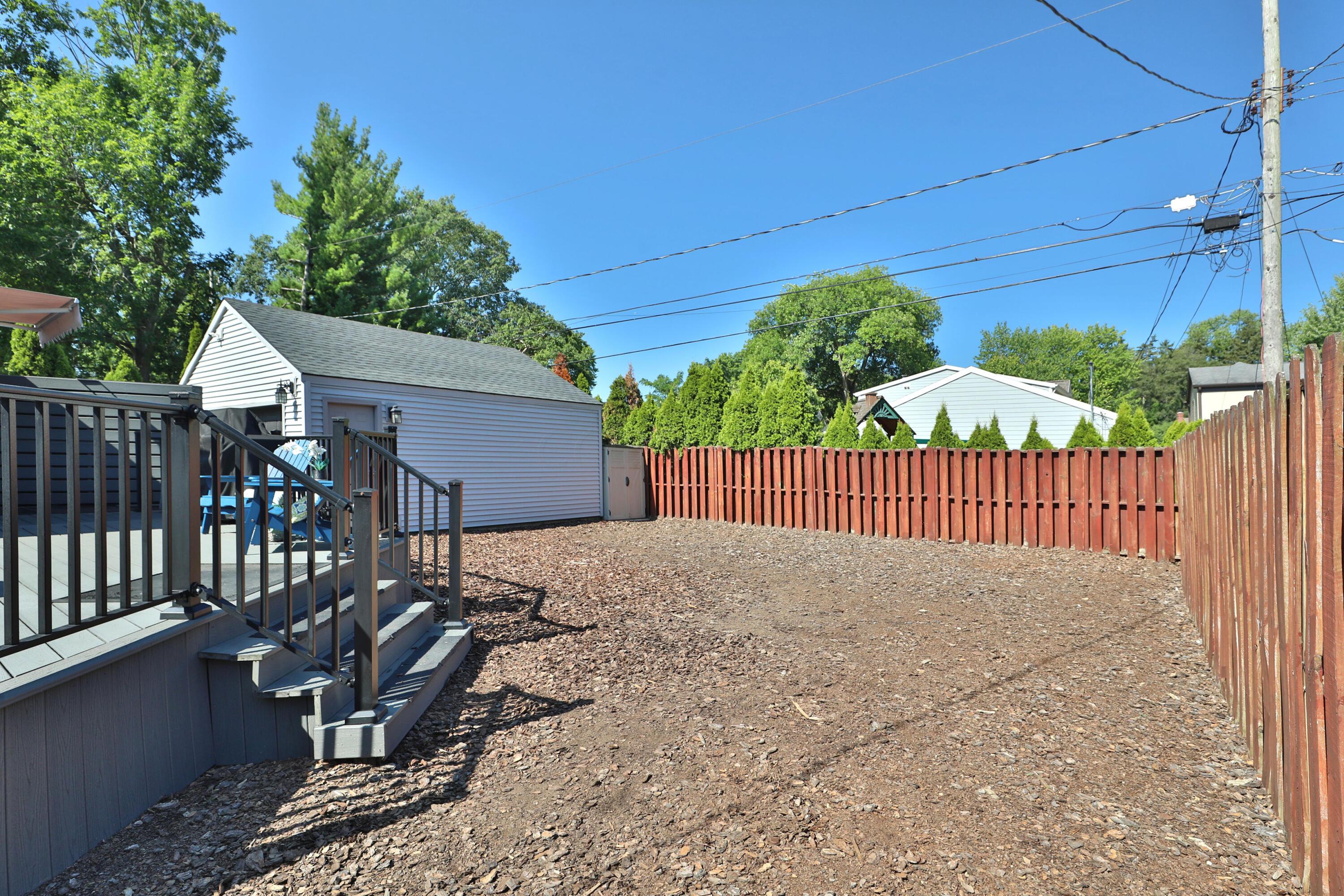 2587 Mt Holyoke Road