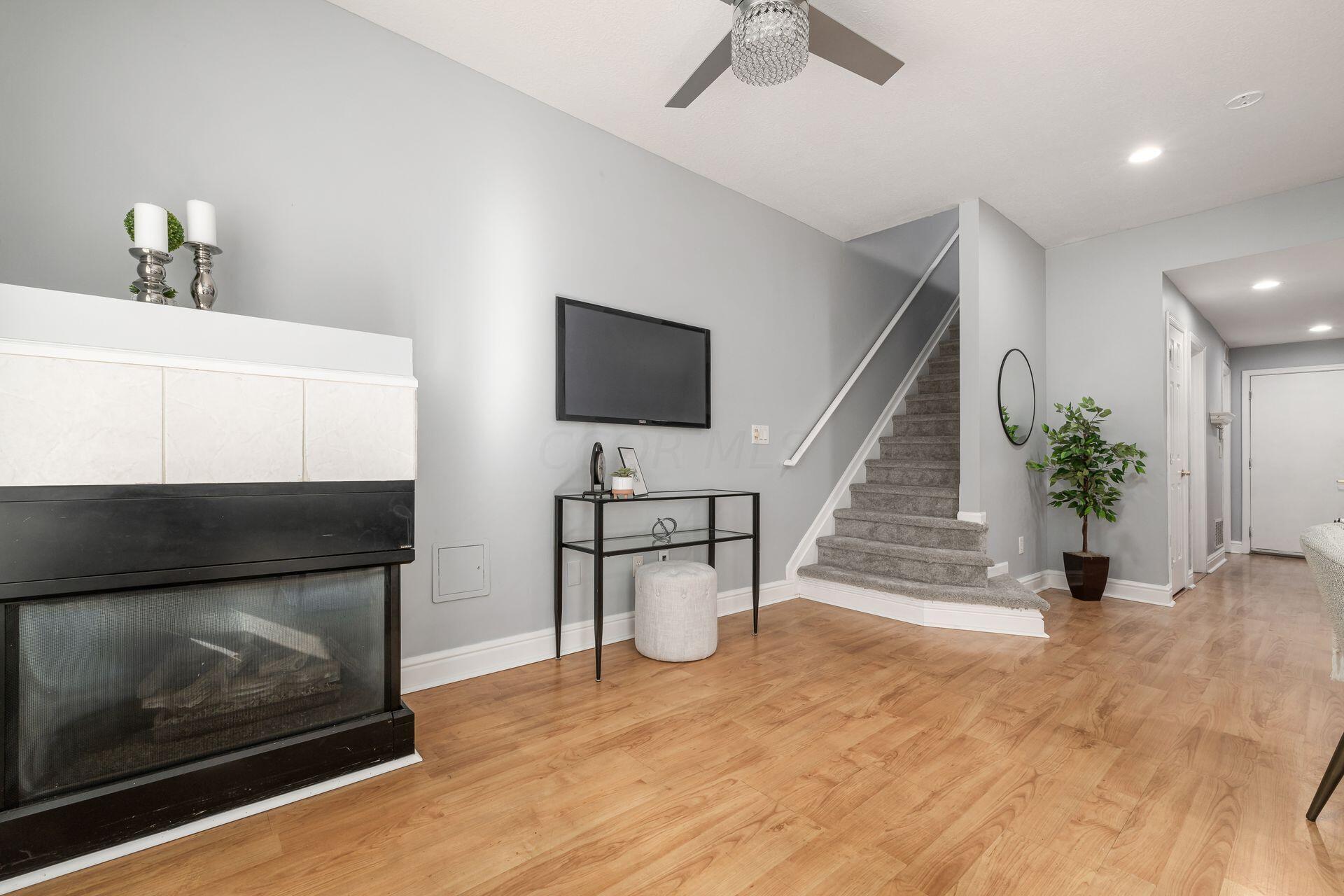 5763 Albany Green