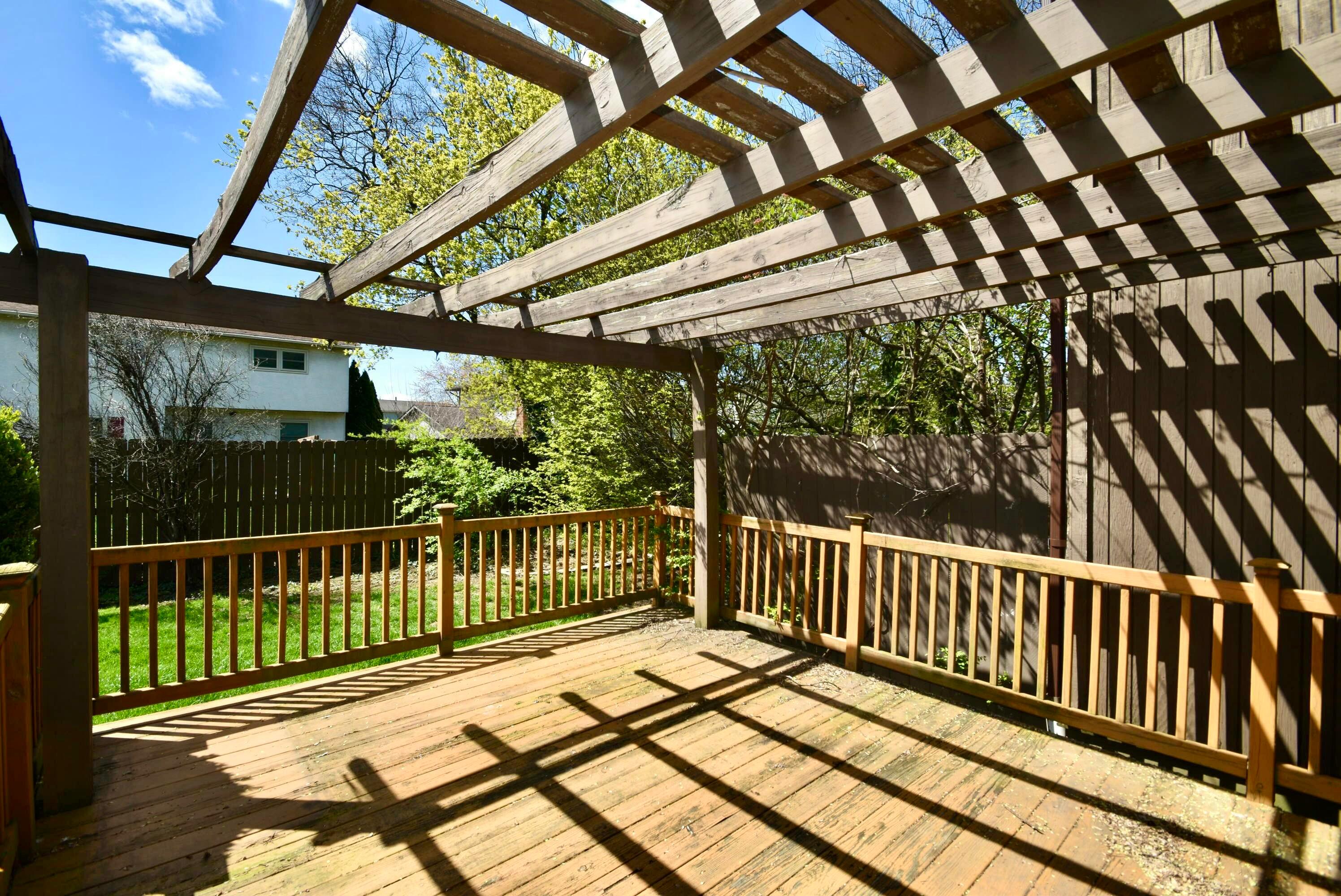 2101 Willowick Drive, B