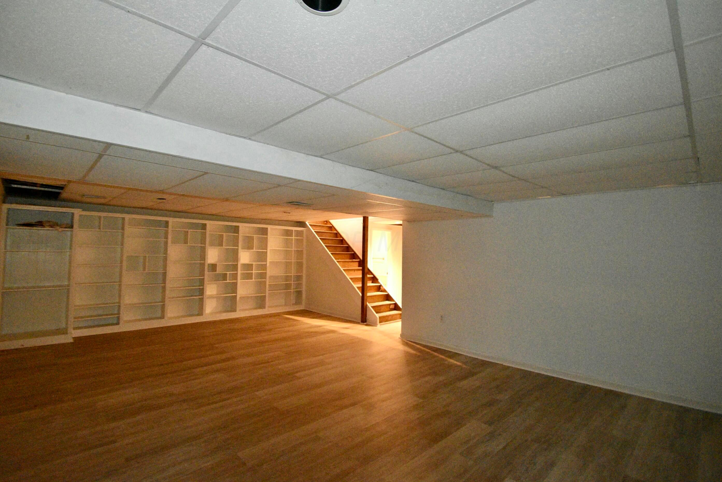 2101 Willowick Drive, B