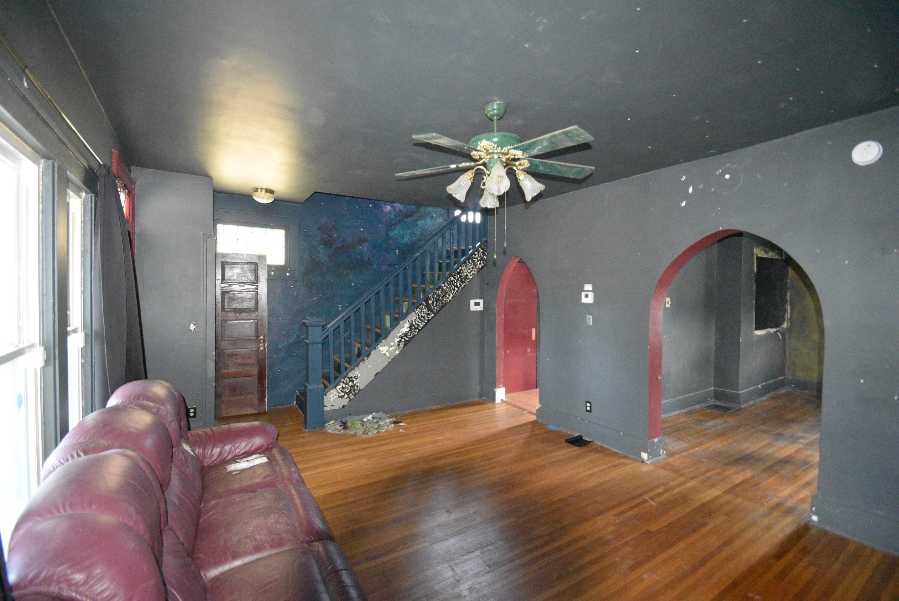 192 S Harris Avenue