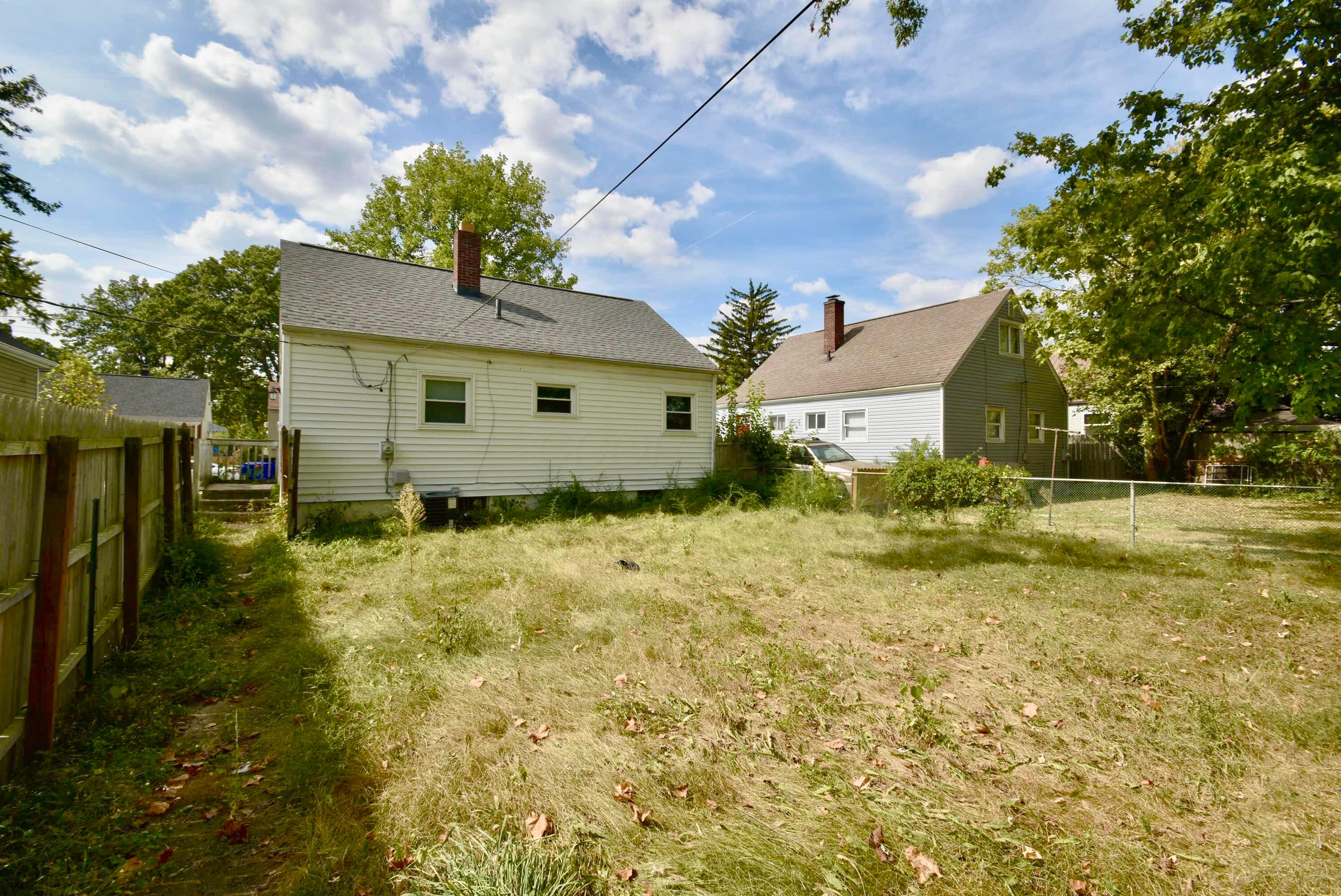 2242 Lexington Avenue