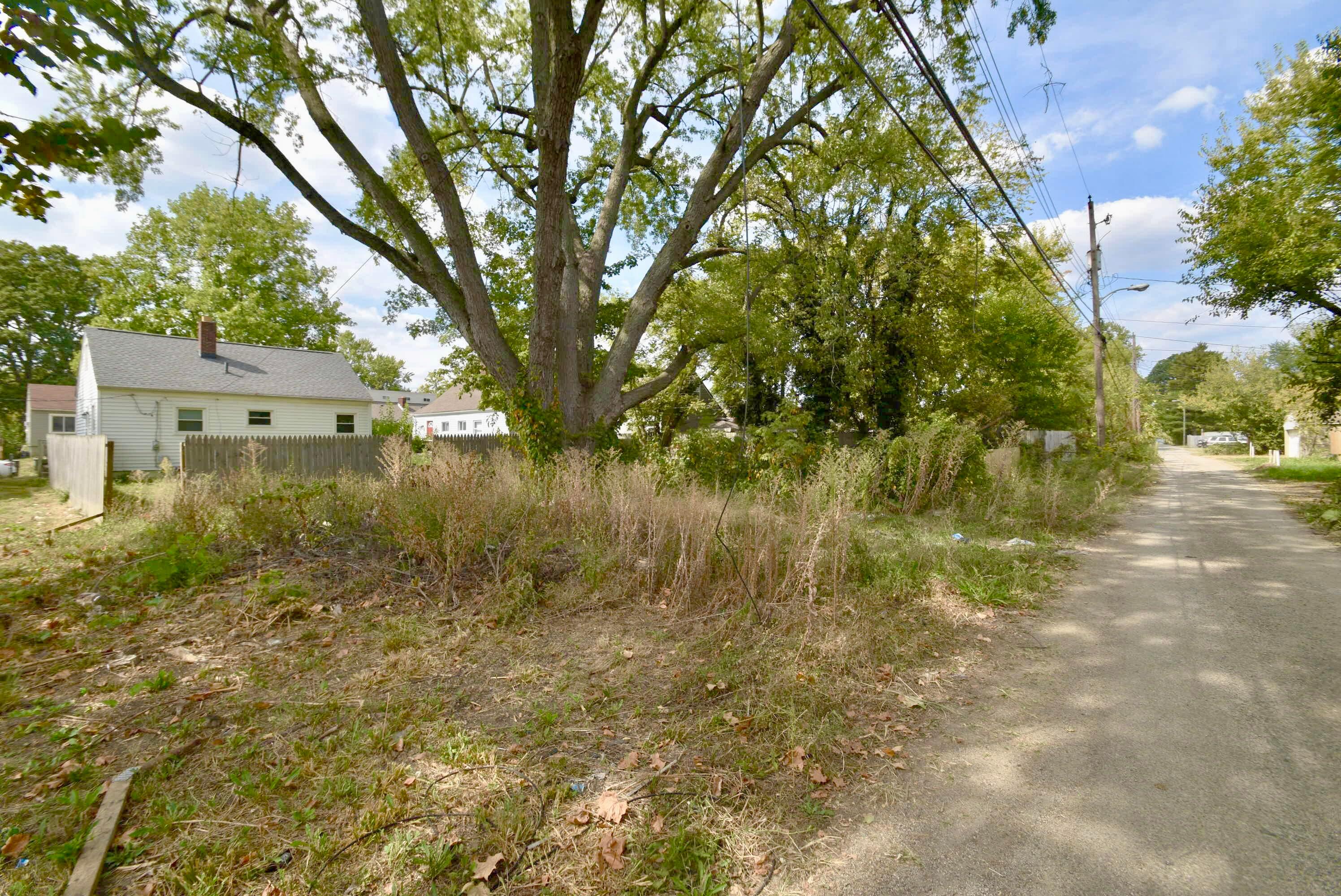 2242 Lexington Avenue